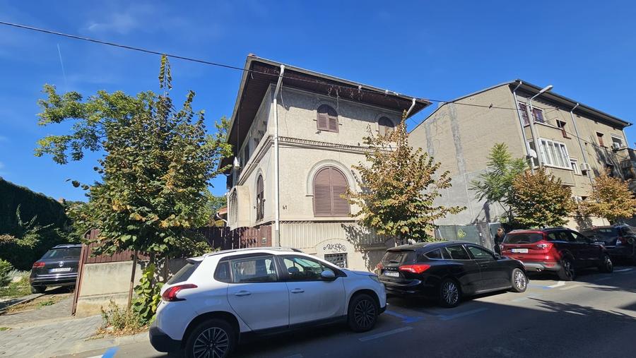 Casă cu 4 camere cu Canalizare în Moșilor