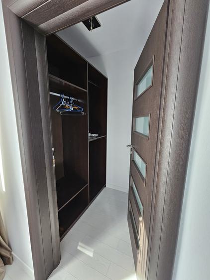 Apartament cu 3 camere decomandat, mobilat în Faleza Nord