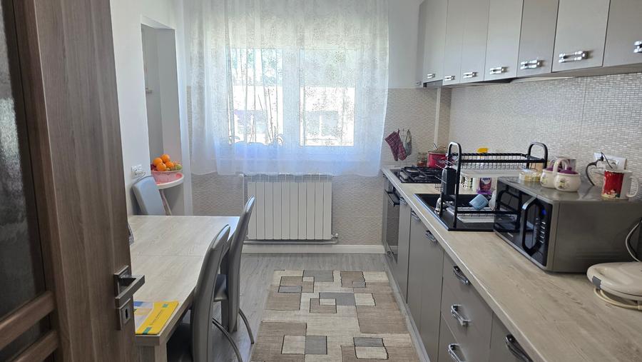 Vand apartament cu 3 camere decomandat Deva, GARAJ si BOXA sub bloc, I. Traian - 4