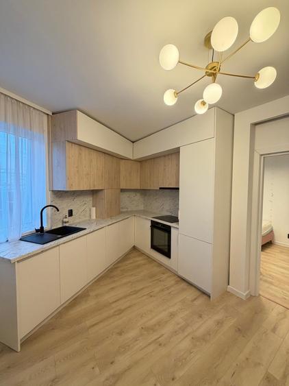 Apartament cu 3 camere semidecomandat, mobilat în Florești