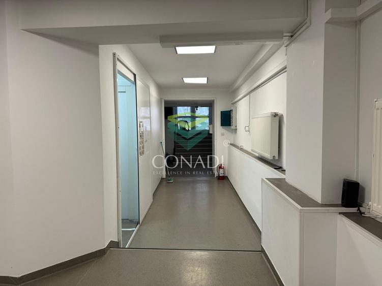 Casă individuală cu 15 camere cu Canalizare în Cotroceni