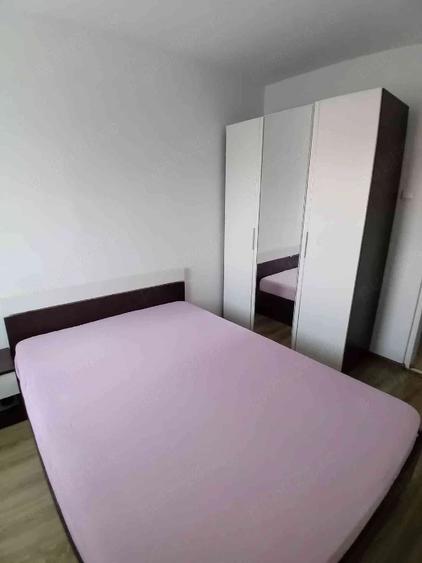 Apartament cu 3 camere semidecomandat în Exterior Vest