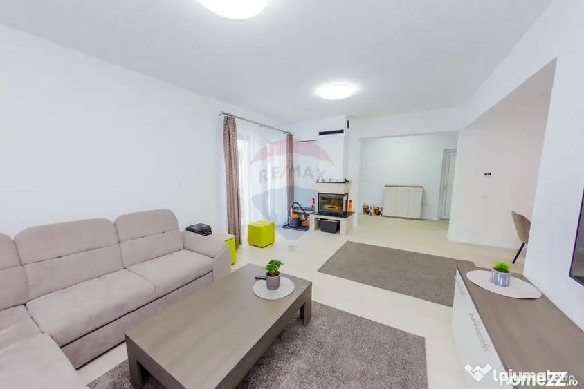 Casă cu 7 camere cu Teren 892 Mp în Est