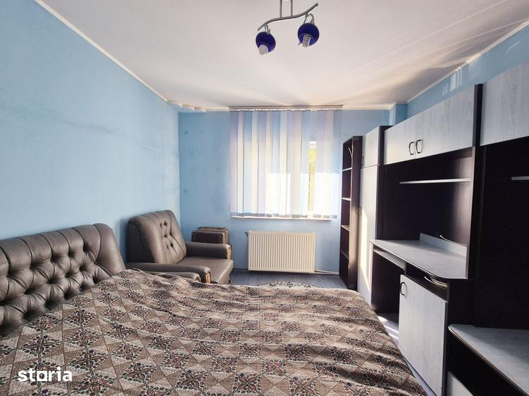 Apartament cu 3 camere decomandat în 1 Mai