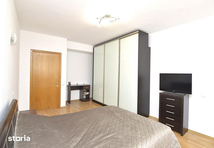 Apartament cu 3 camere semidecomandat, mobilat în Centrul Civic