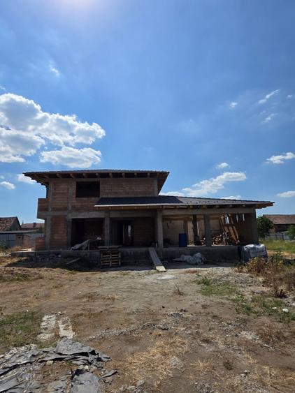 Casă cu 4 camere în Central