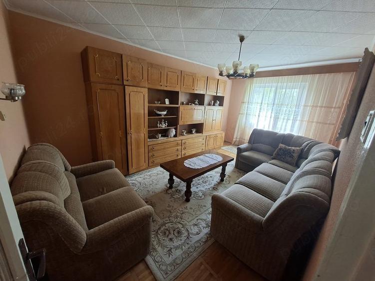 Apartament cu 3 camere decomandat în Vest