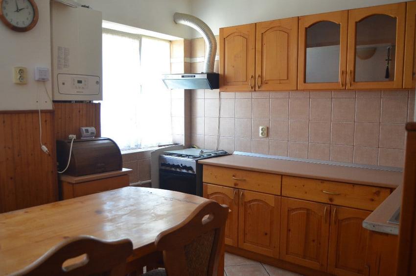 Apartament cu 2 camere decomandat în Telecabinei