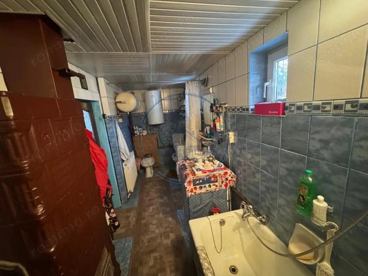 Casă cu 6 camere cu Teren 2000 Mp în Central
