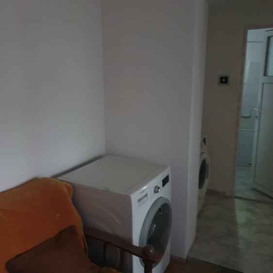 Apartament cu 3 camere în Podu Roș