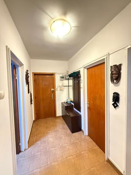 Apartament cu 4 camere decomandat în Arcul de Triumf
