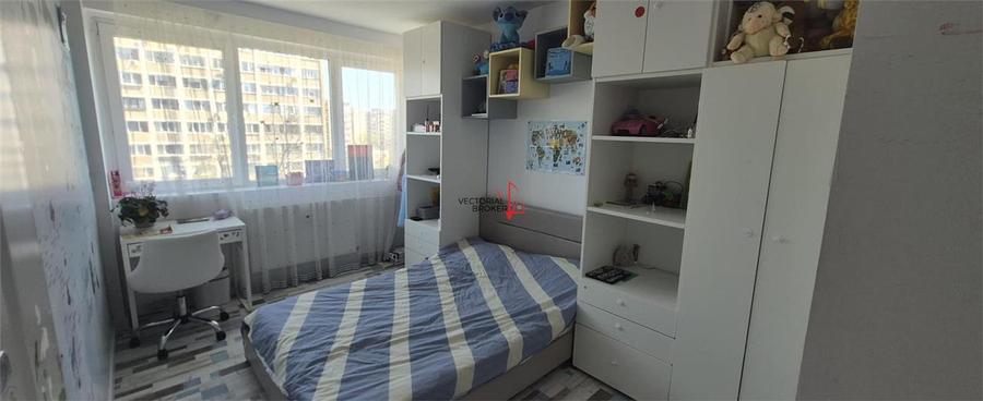 Apartament cu 3 camere decomandat, mobilat în Basarabia