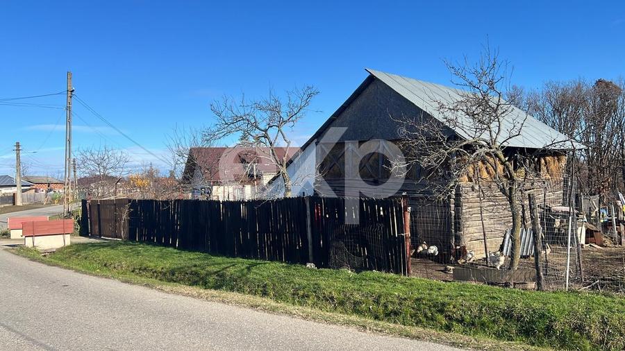 Casă individuală cu 2 camere cu Teren 3772 Mp în Cocu
