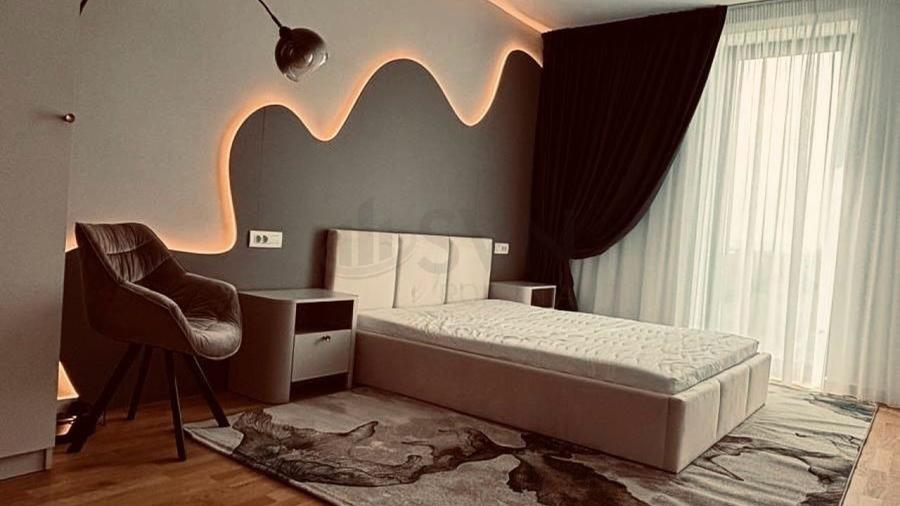 Apartament cu 3 camere semidecomandat, mobilat în Băneasa