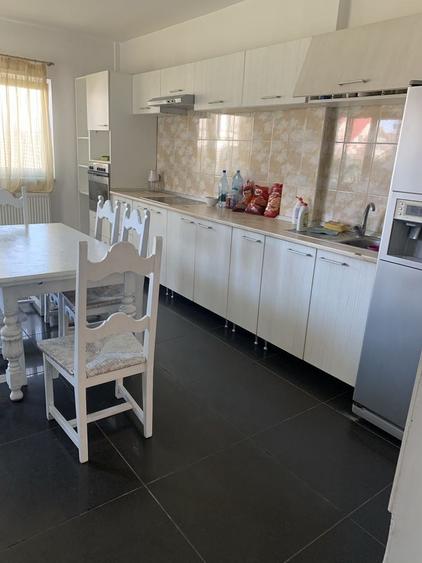 Casă cu 4 camere cu Teren 1000 Mp în Central
