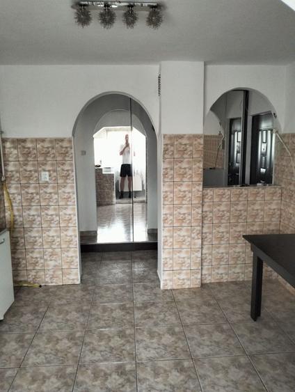 Apartament cu 2 camere decomandat în Dara