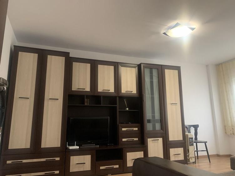 Apartament cu 2 camere decomandat în Moldova Veche