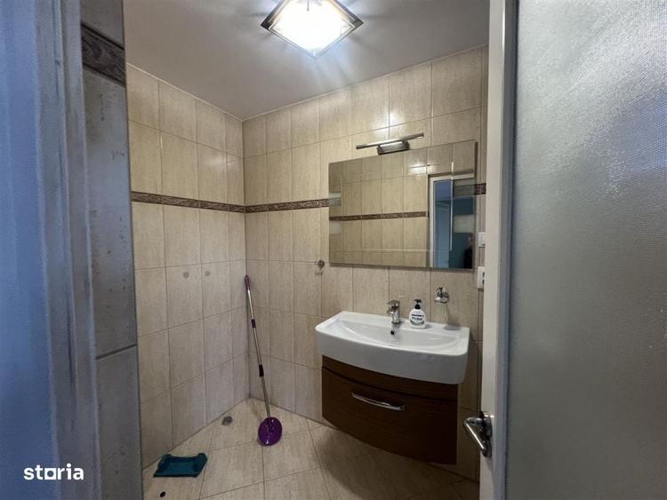Casă cu 4 camere în Tăuți