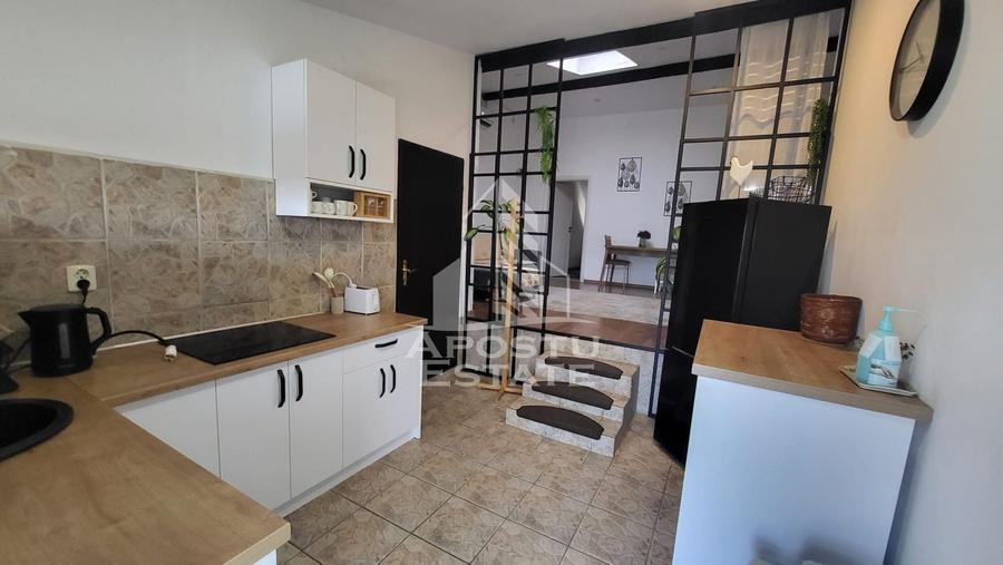 Apartament cu 3 camere semidecomandat, mobilat în Lipovei