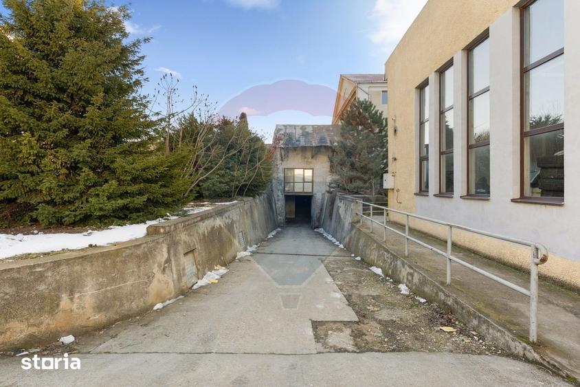 Spațiu comercial, de 550 mp, în Aradul Nou
