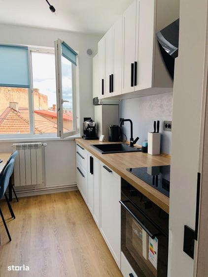 Apartament cu 3 camere semidecomandat în Central