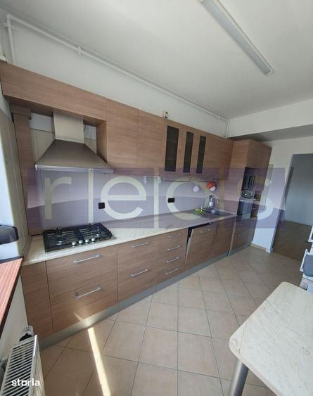 Apartament cu 3 camere decomandat în Foișorul de Foc