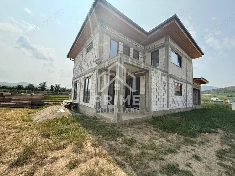 Casă cu 7 camere cu Teren 600 Mp în Ighiu