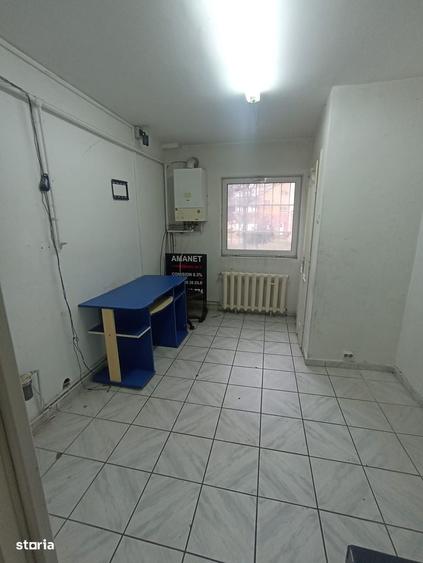 Spațiu comercial, de 64 mp, în Central