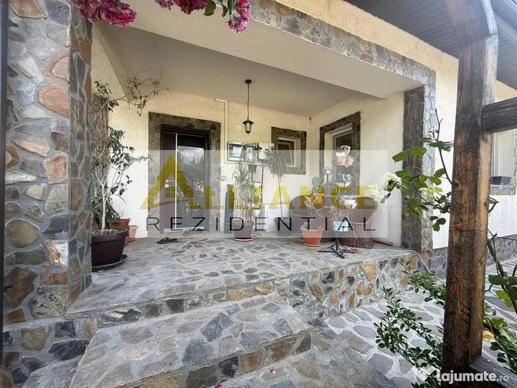 Casă cu 4 camere cu Teren 578 Mp în Central