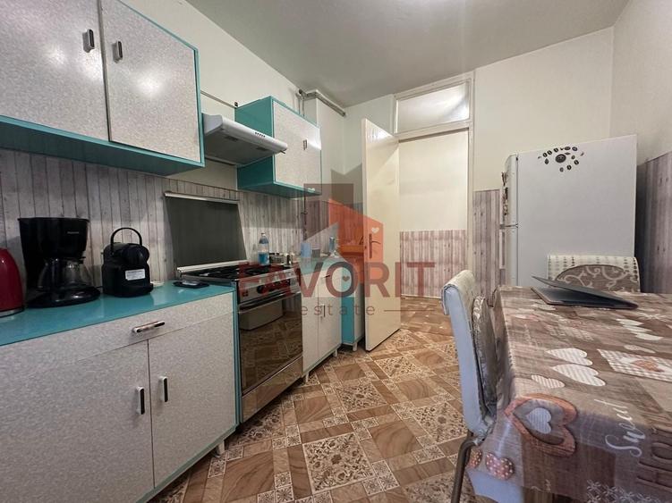 Apartament cu 3 camere decomandat, mobilat în Girocului