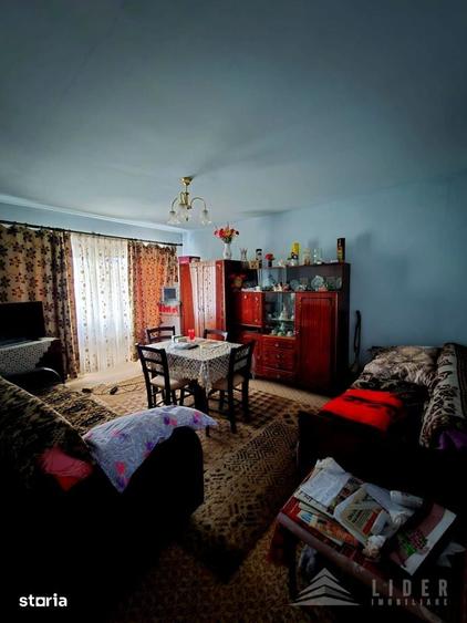 Apartament cu 3 camere decomandat zona Piata Zorilor etaj 1 - 9