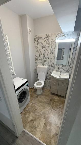 Apartament cu 2 camere decomandat în 1 Decembrie