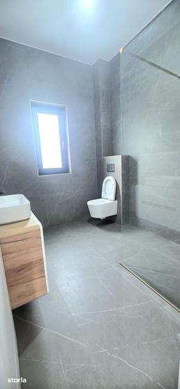 Casă cu 4 camere cu Teren 400 Mp în Valea Adâncă