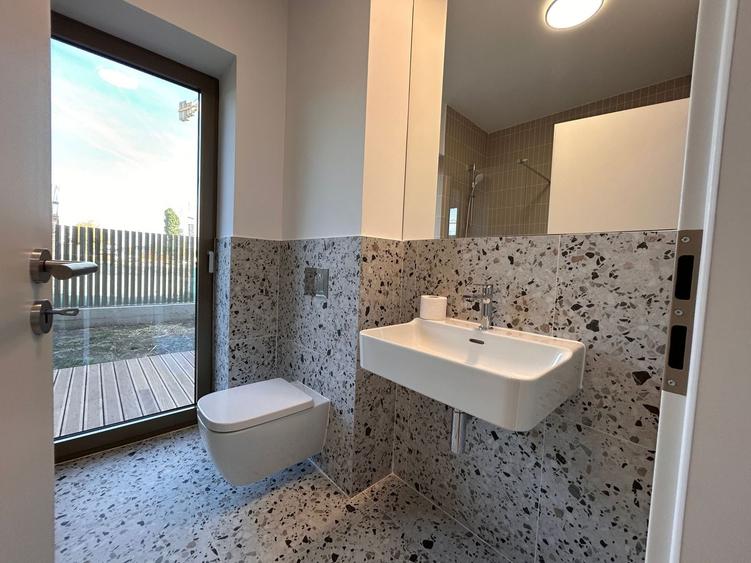 Apartament cu 2 camere semidecomandat, mobilat în Băneasa