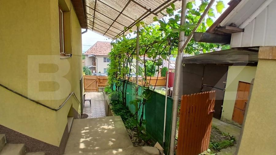 Casă individuală cu 3 camere cu Canalizare în Reghin