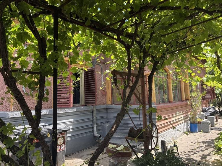 Casă cu 5 camere cu Teren 394 Mp în Pantelimon