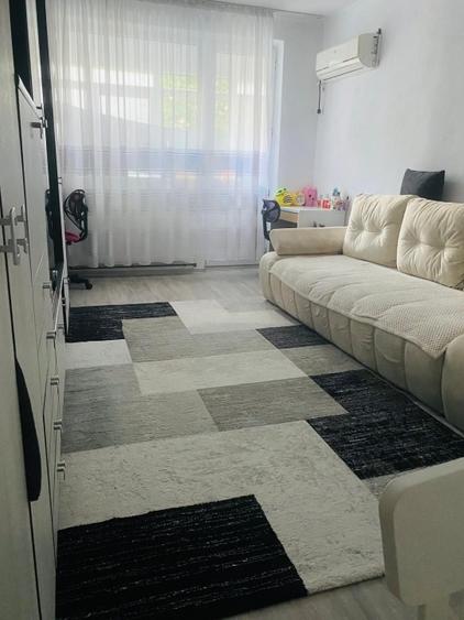 Apartament cu 3 camere decomandat, mobilat în Brâncoveanu