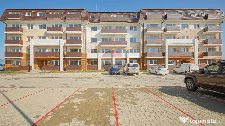 Apartament cu 3 camere decomandat în Sânpetru