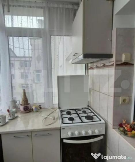 Apartament cu 3 camere decomandat, mobilat în Cug