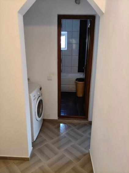 Apartament cu 2 camere decomandat în E3