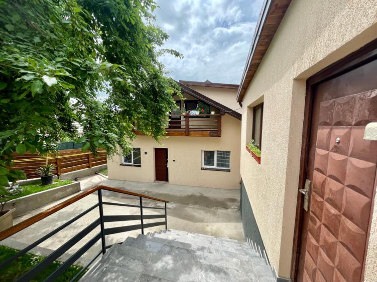 Casă cu 4 camere cu Teren 180 Mp în Valea Adâncă