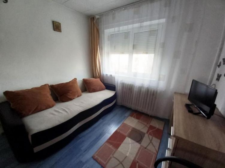 Apartament cu 2 camere decomandat, mobilat în Vest