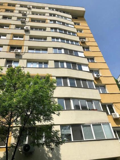 Apartament cu 2 camere nedecomandat în Obor