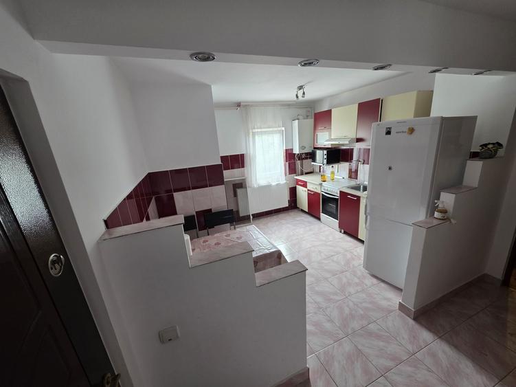 Apartament cu 2 camere semidecomandat în Micro 16