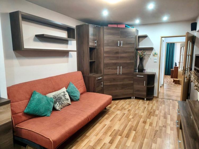 Apartament cu 3 camere decomandat în Mărăști