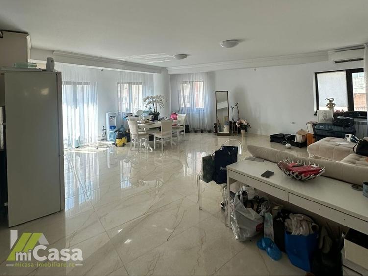 Apartament cu 3 camere decomandat, mobilat în Mazepa 2