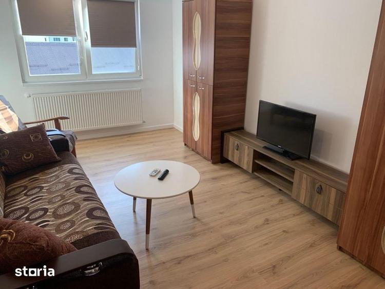 Apartament cu 2 camere semidecomandat, mobilat în Decebal