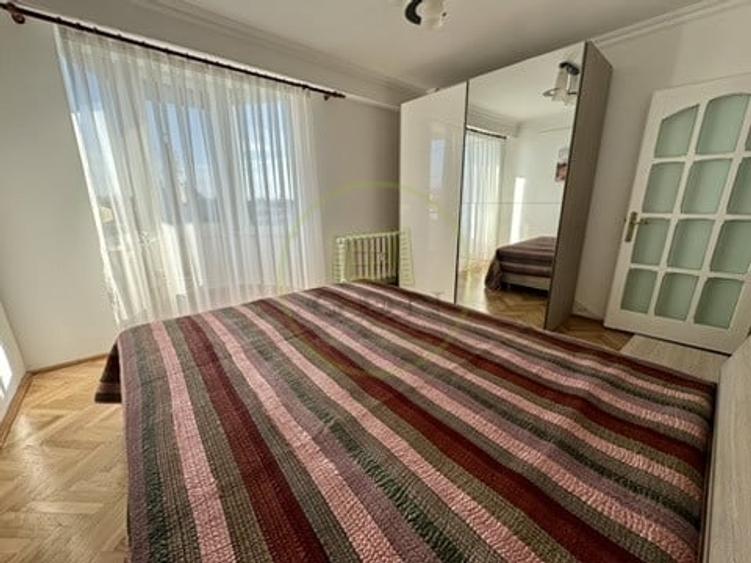 Apartament cu 4 camere decomandat, mobilat în Central