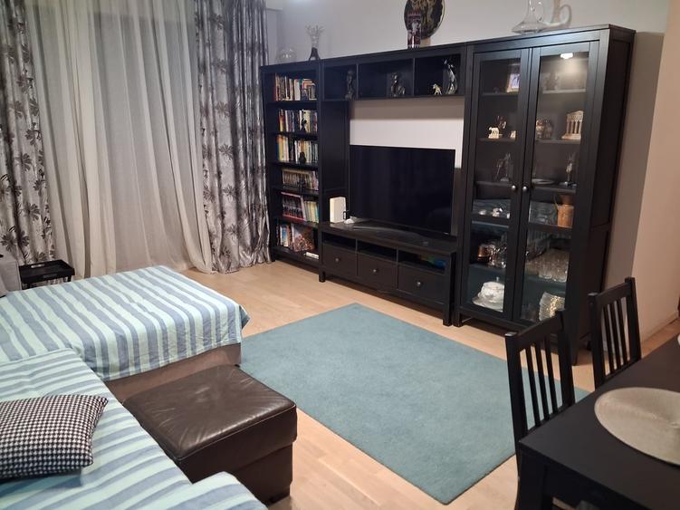 Apartament cu 3 camere decomandat în Vitan