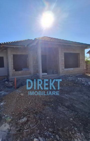 Casă cu 4 camere cu Canalizare în Sud-Est